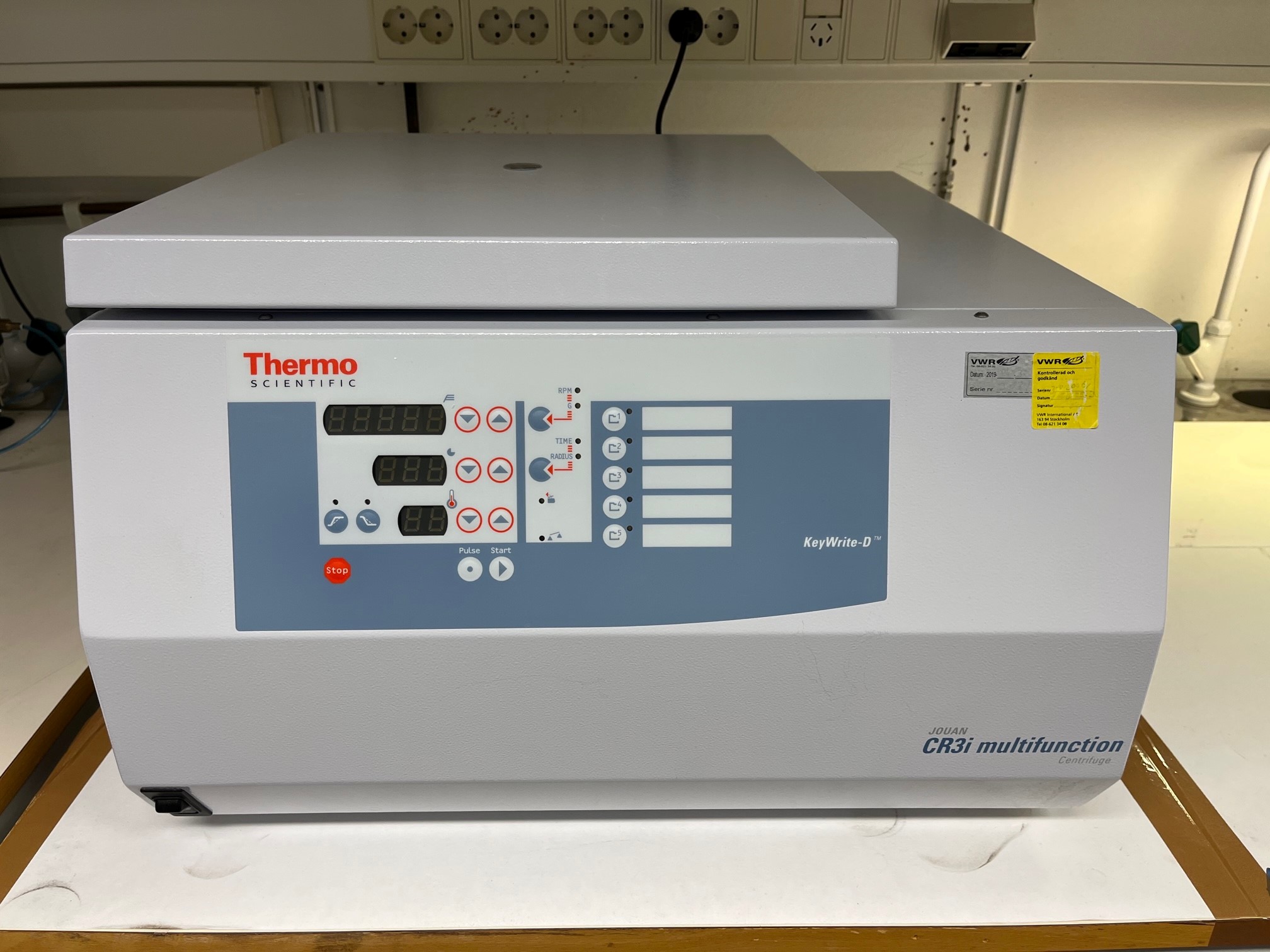Picture of Centrifuge 1-50ml