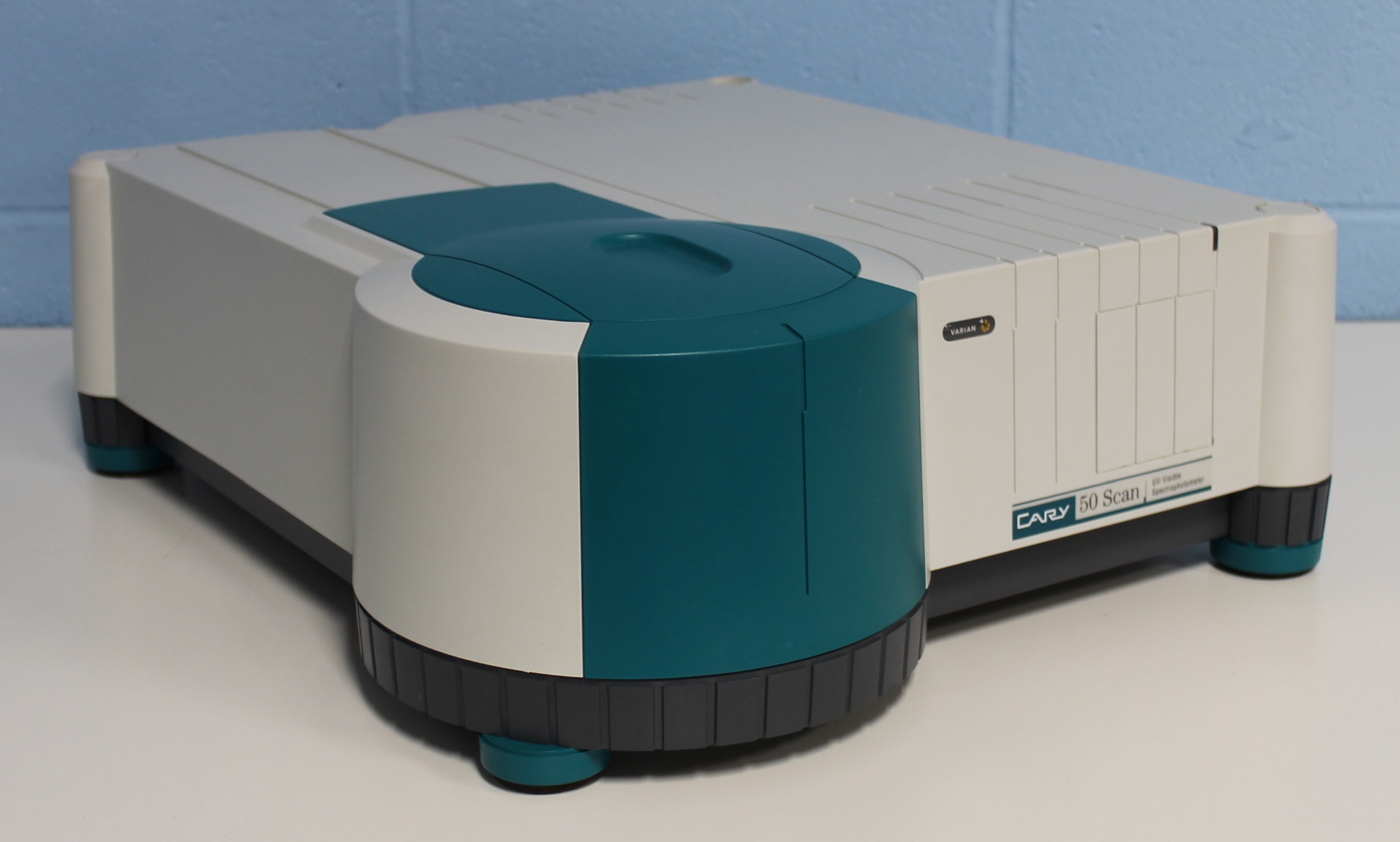 Picture of Cary 50 Photolysis lab (lab 5041)